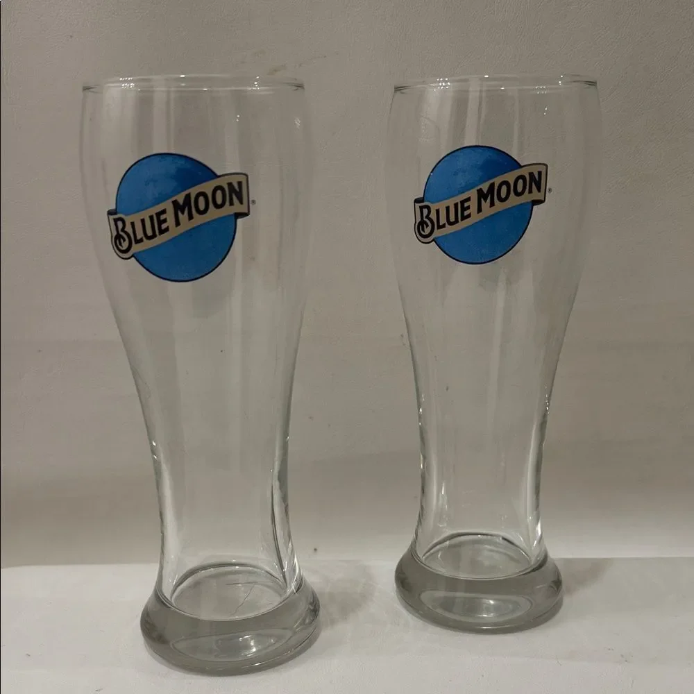 Blue Moon Wheat Beer 16 Oz 2 Glasses Clear Blue Logo 8 In Tall 2 1/2 In Round